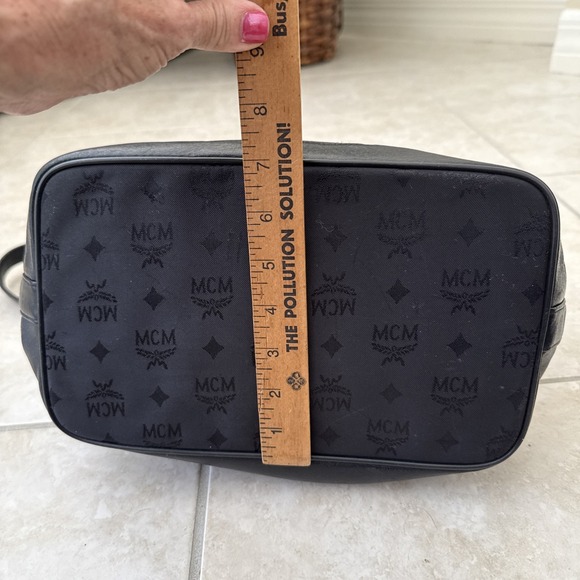 VTG MCM Black Jacquard‎ bucket bag Crossbody Purse Large Nylon & Leather Germany - Picture 15 of 16